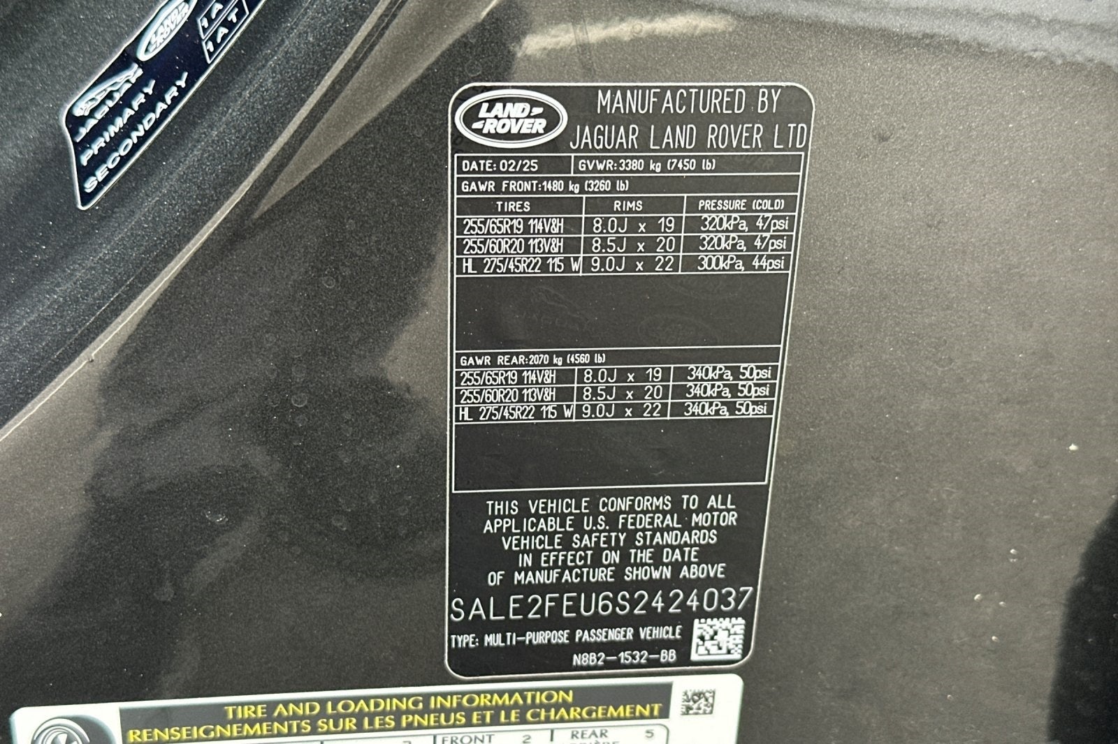 2025 Land Rover Defender 130 X-Dynamic SE