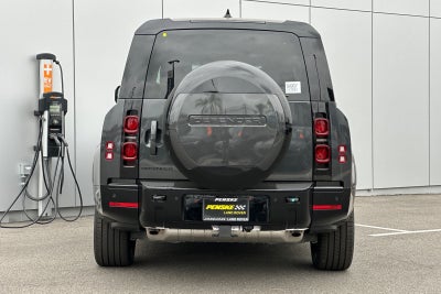 2025 Land Rover Defender 130 X-Dynamic SE