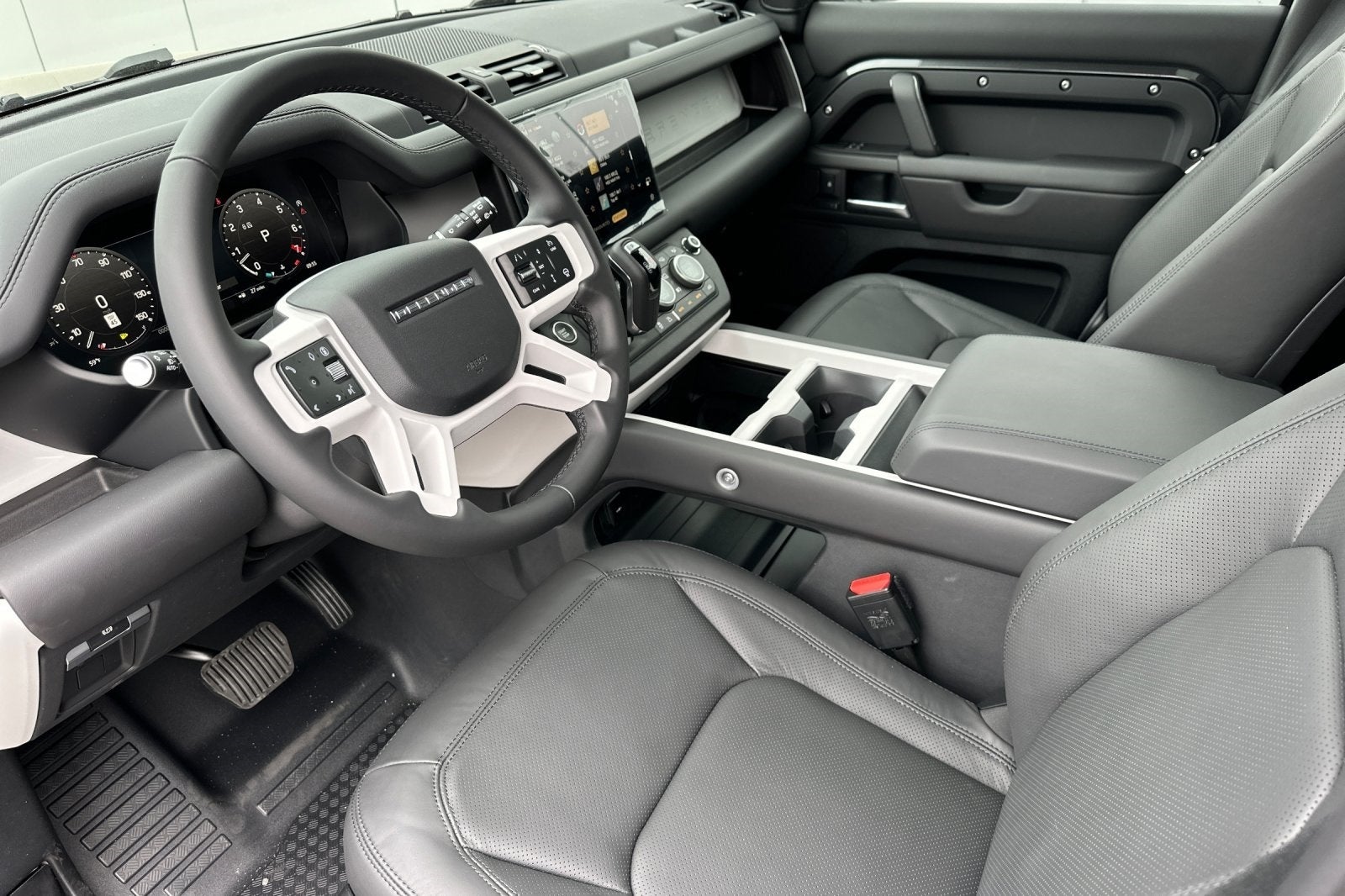 2025 Land Rover Defender 130 X-Dynamic SE