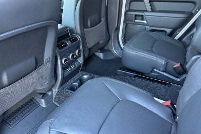 2026 Land Rover Defender 130 X-Dynamic SE