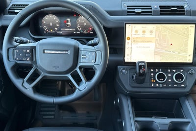 2026 Land Rover Defender 130 X-Dynamic SE