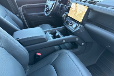 2026 Land Rover Defender 130 X-Dynamic SE