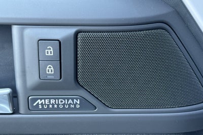 2026 Land Rover Defender 130 X-Dynamic SE