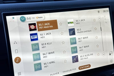 2026 Land Rover Defender 130 X-Dynamic SE