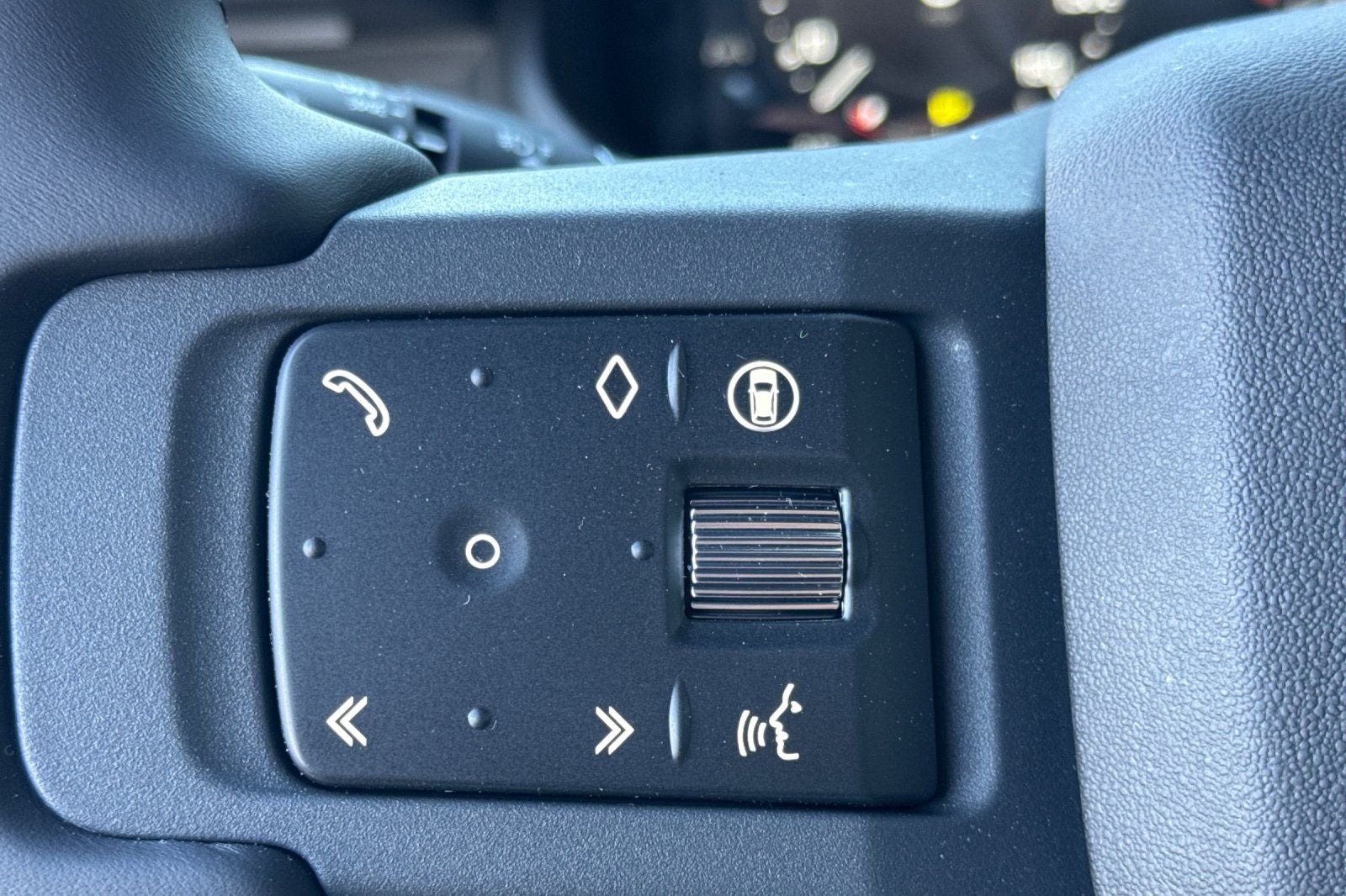 2026 Land Rover Defender 130 X-Dynamic SE