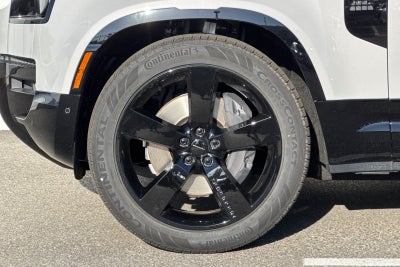 2026 Land Rover Defender 130 X-Dynamic SE