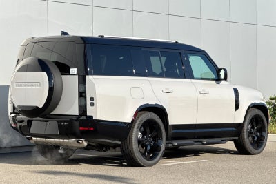 2026 Land Rover Defender 130 X-Dynamic SE