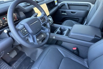 2026 Land Rover Defender 130 X-Dynamic SE