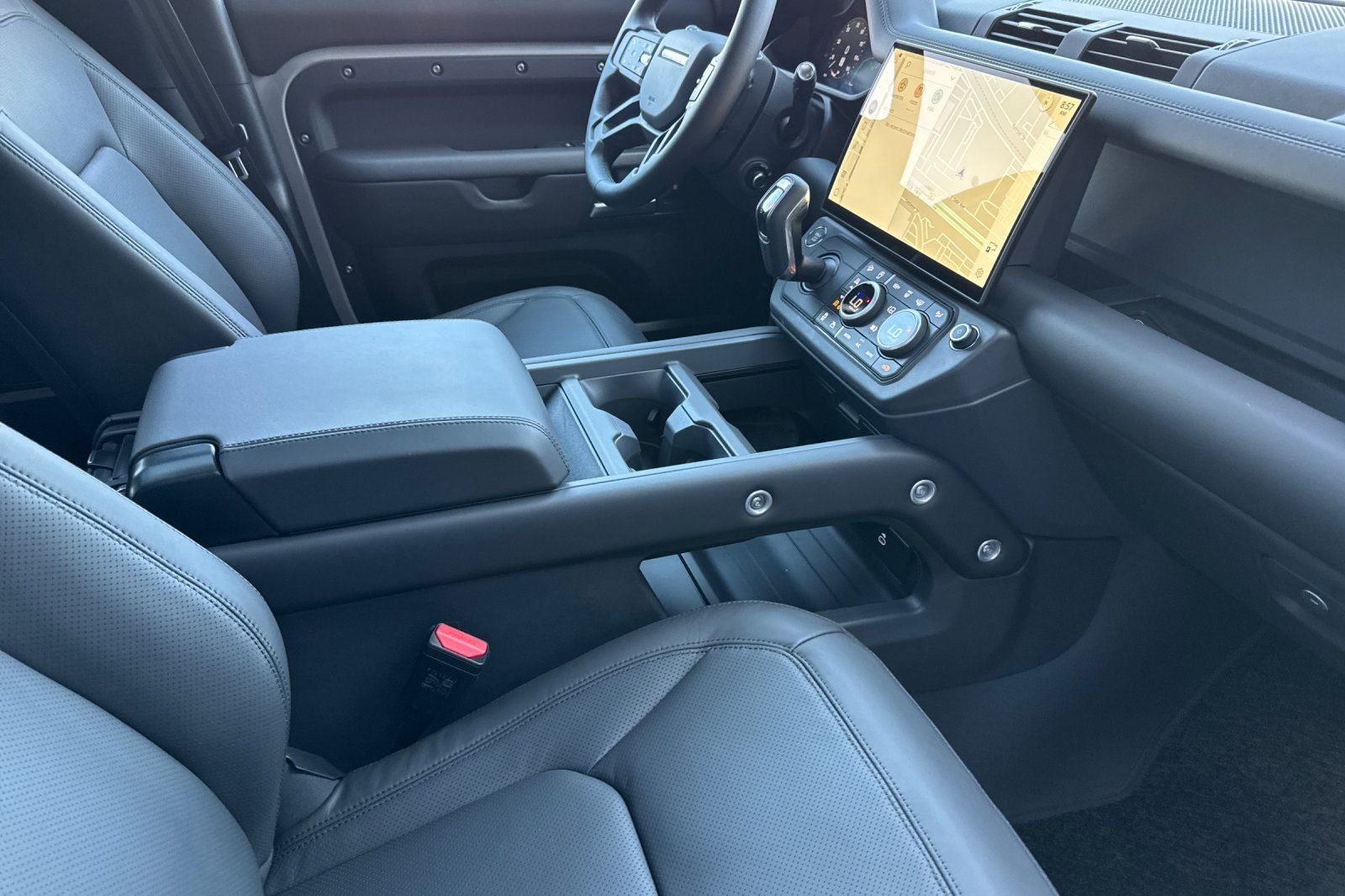 2026 Land Rover Defender 130 X-Dynamic SE