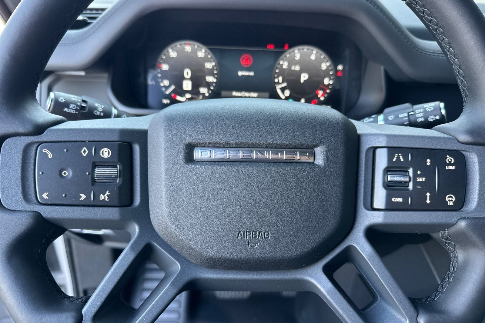 2026 Land Rover Defender 130 X-Dynamic SE