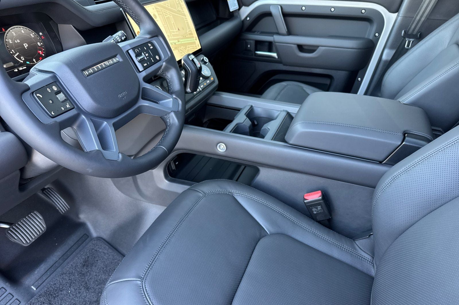 2026 Land Rover Defender 130 X-Dynamic SE