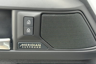 2026 Land Rover Defender 130 X-Dynamic SE