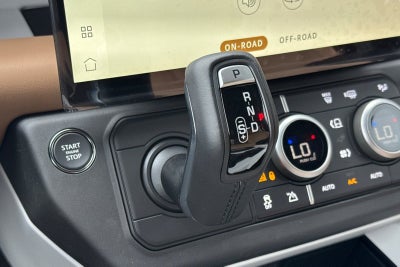 2026 Land Rover Defender 130 X-Dynamic SE