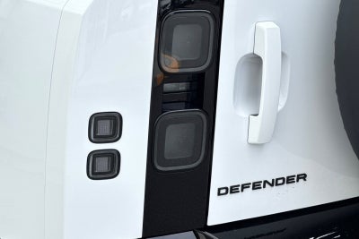 2026 Land Rover Defender 130 X-Dynamic SE