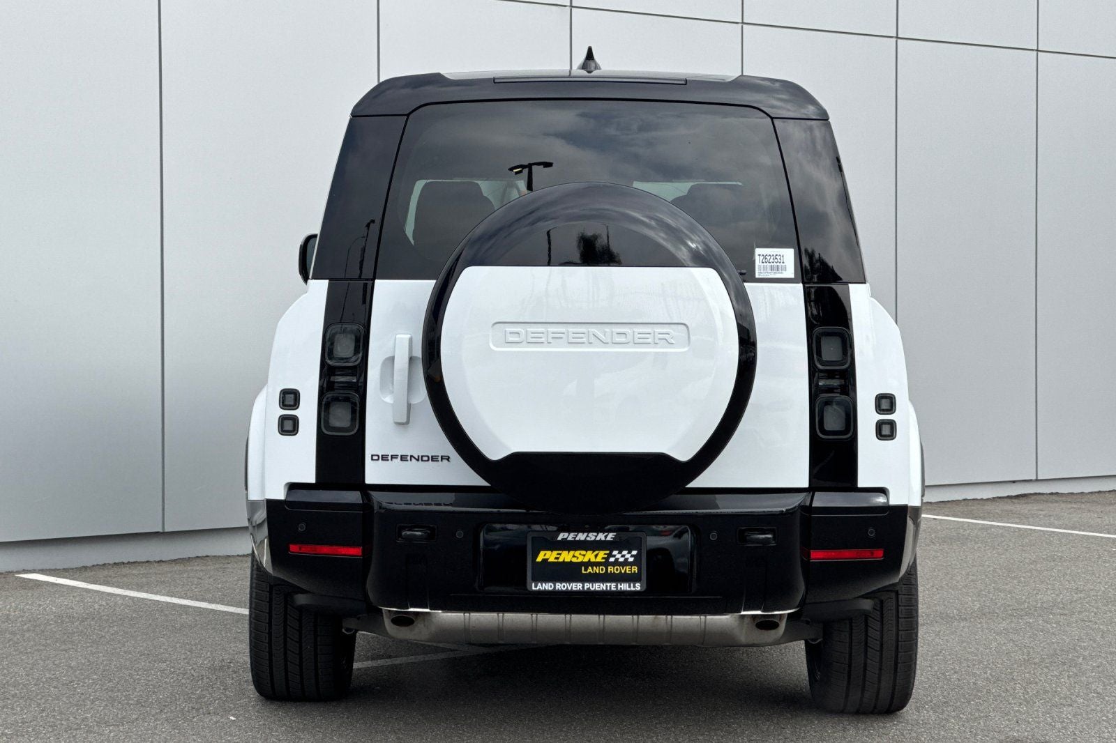 2026 Land Rover Defender 130 X-Dynamic SE