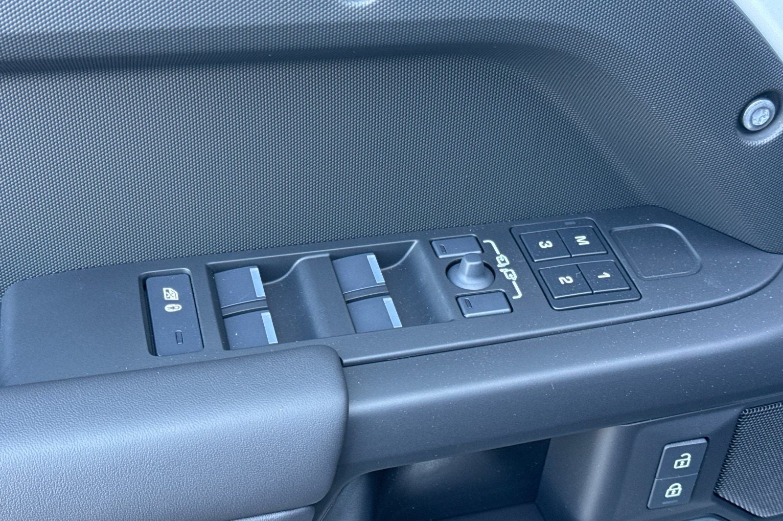 2026 Land Rover Defender 110 S