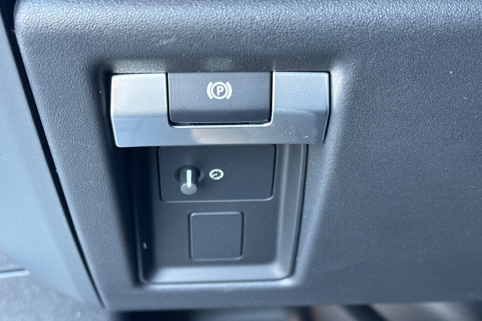 2026 Land Rover Defender 110 S