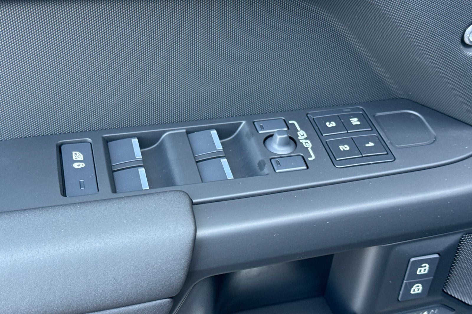 2026 Land Rover Defender 110 S