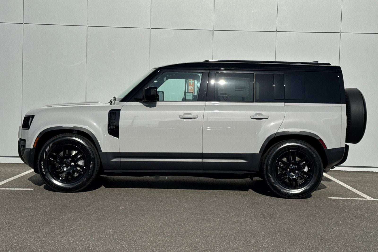 2026 Land Rover Defender 110 S