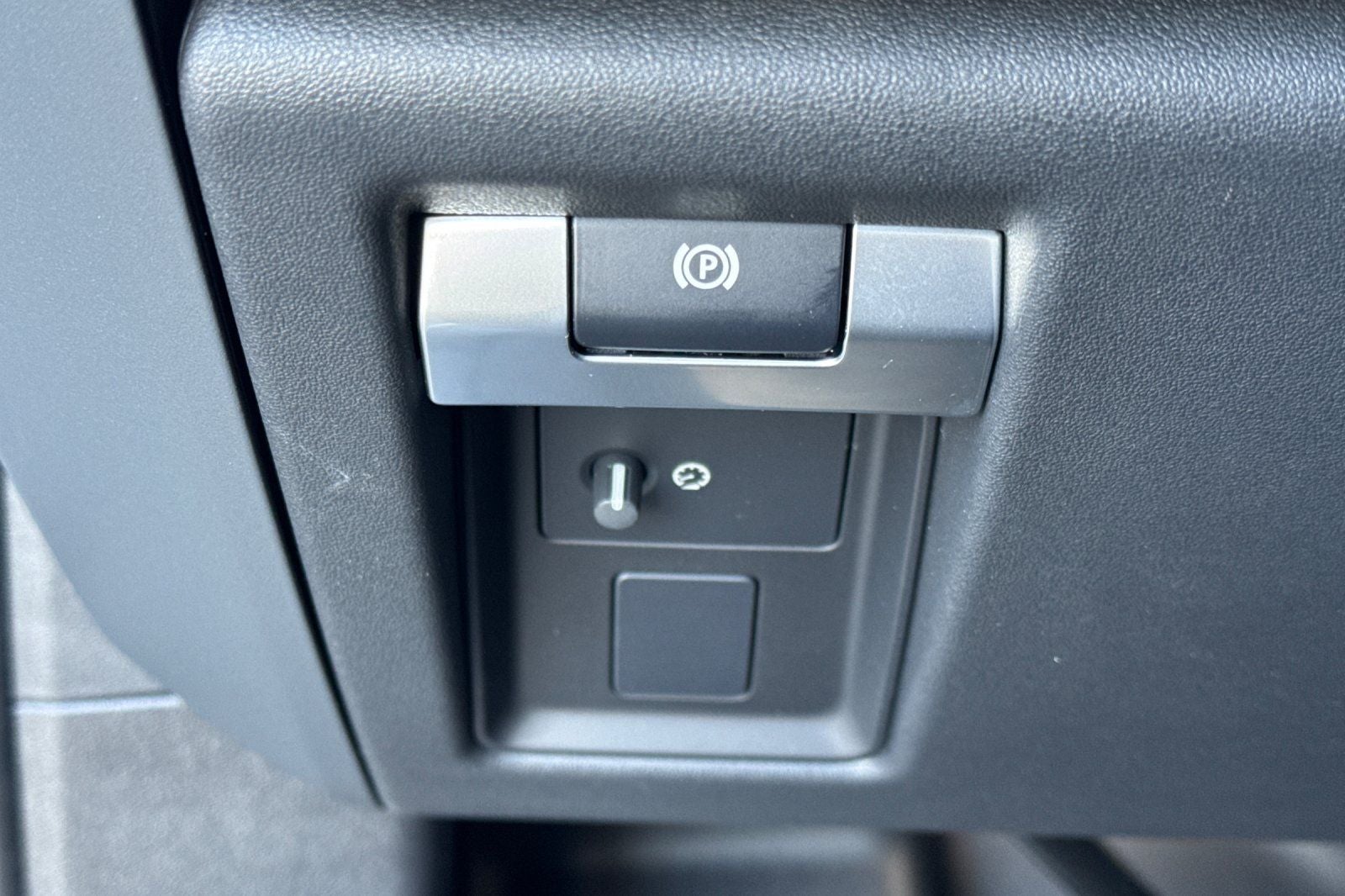 2026 Land Rover Defender 110 S