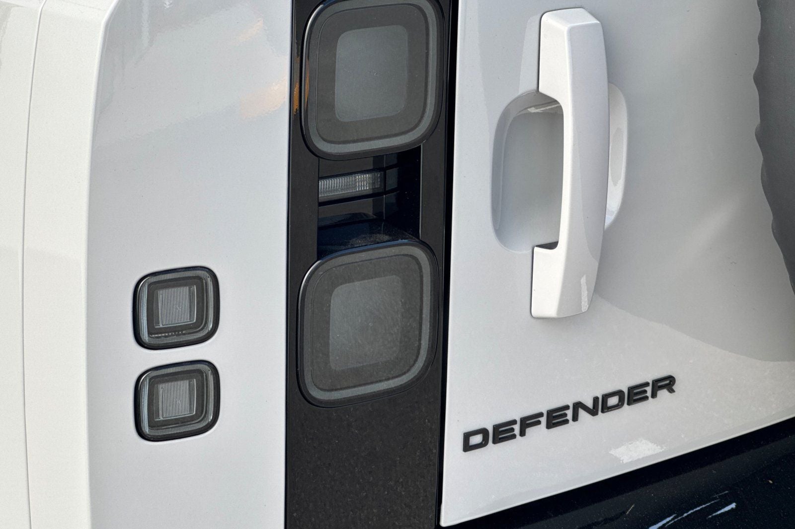 2026 Land Rover Defender 110 S