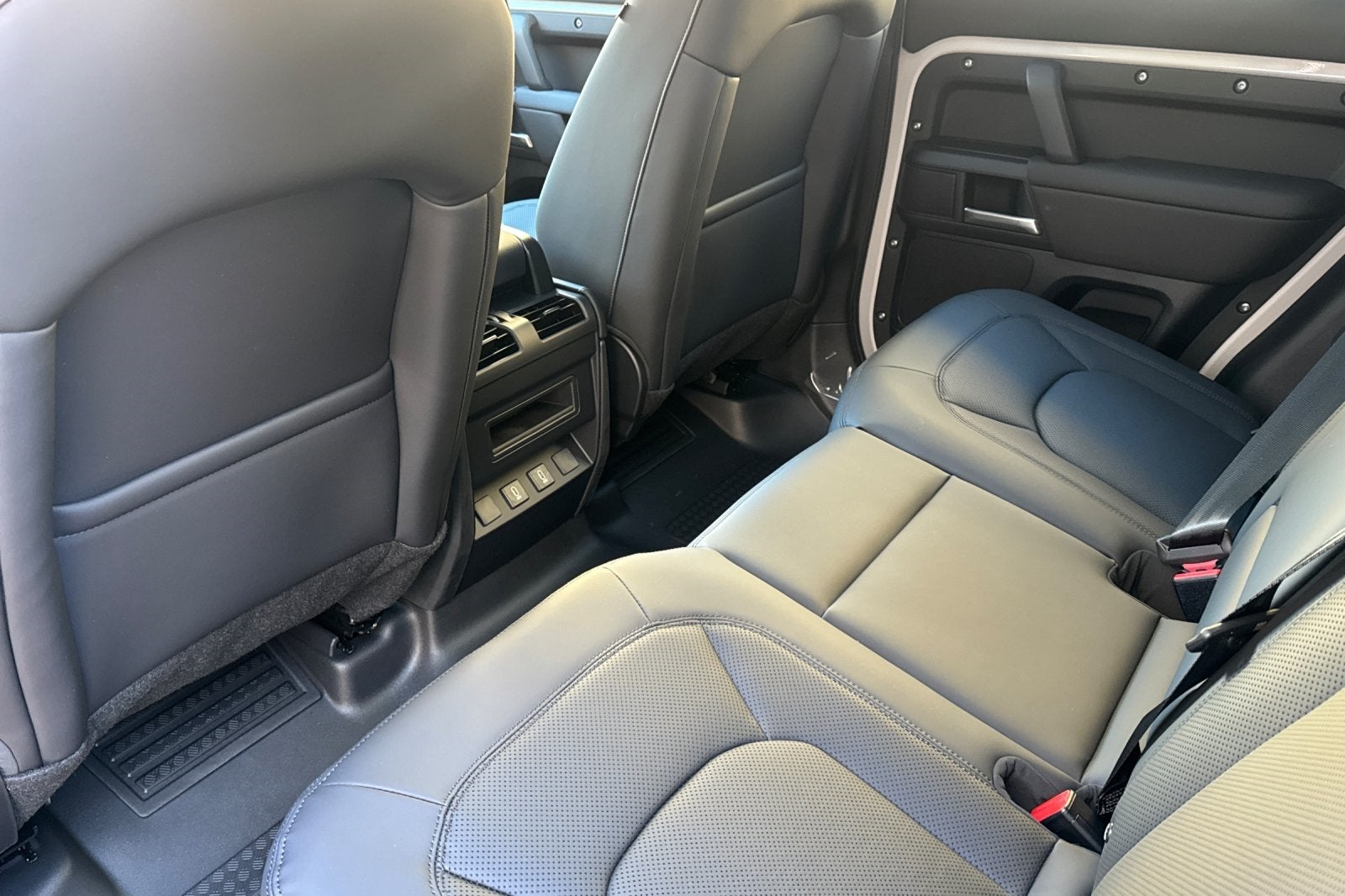 2026 Land Rover Defender 110 S