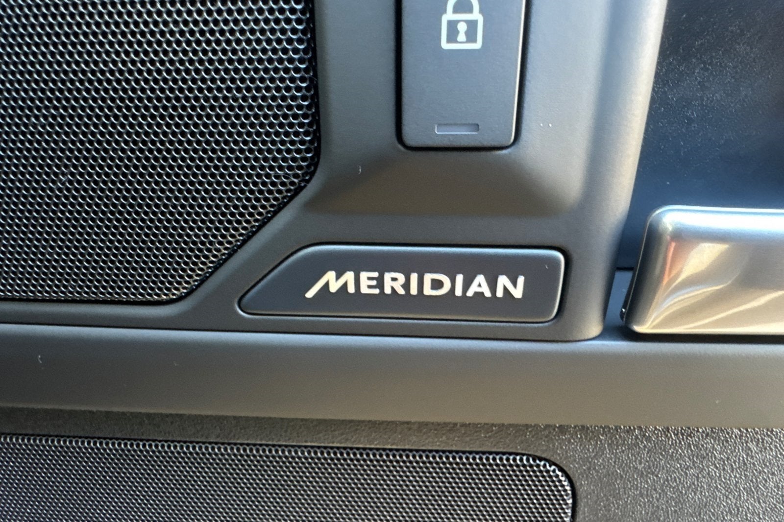 2026 Land Rover Defender 110 S