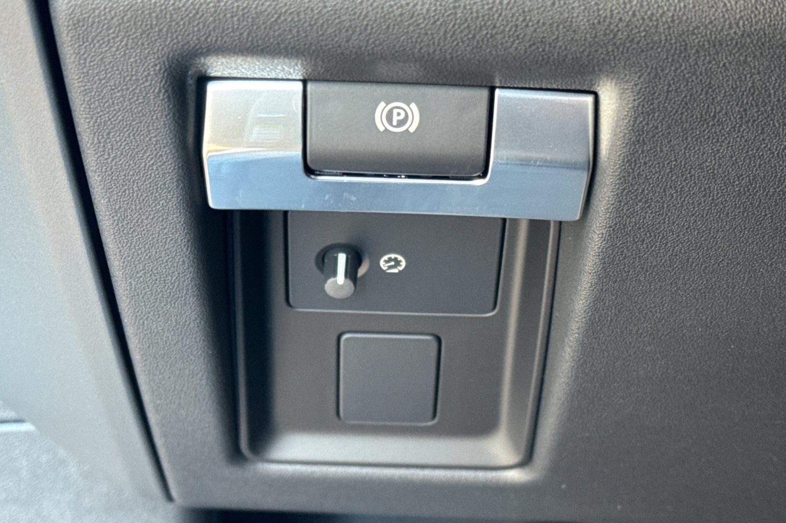 2026 Land Rover Defender 110 S