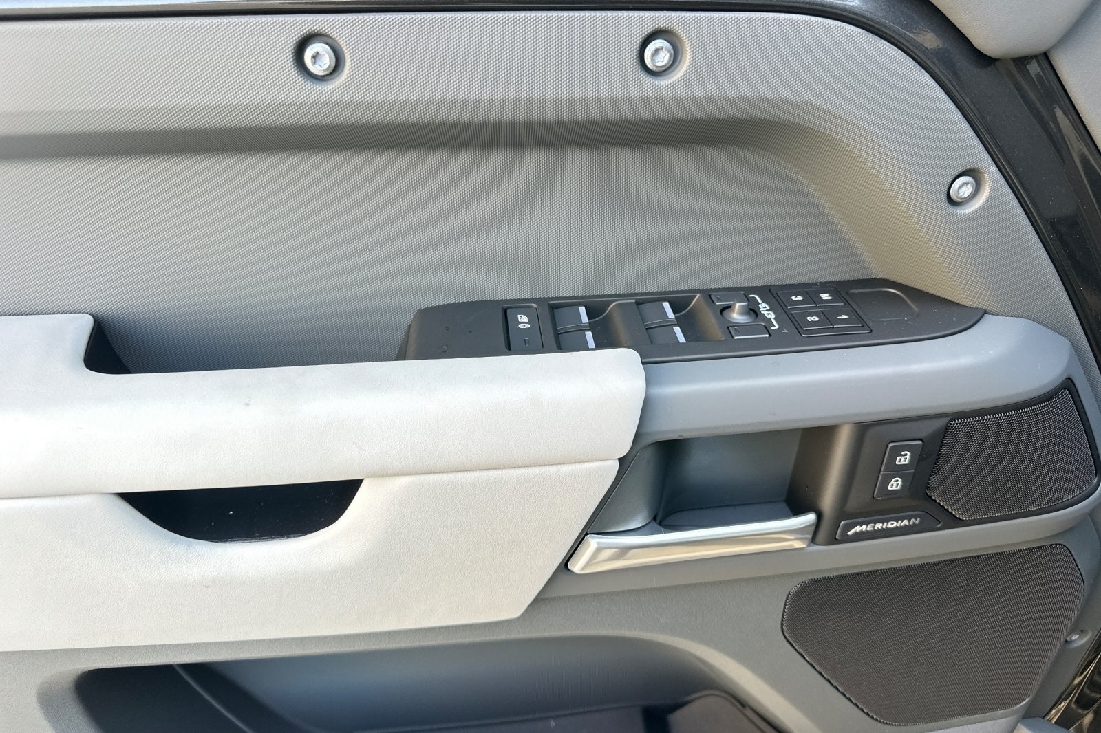 2026 Land Rover Defender 110 S