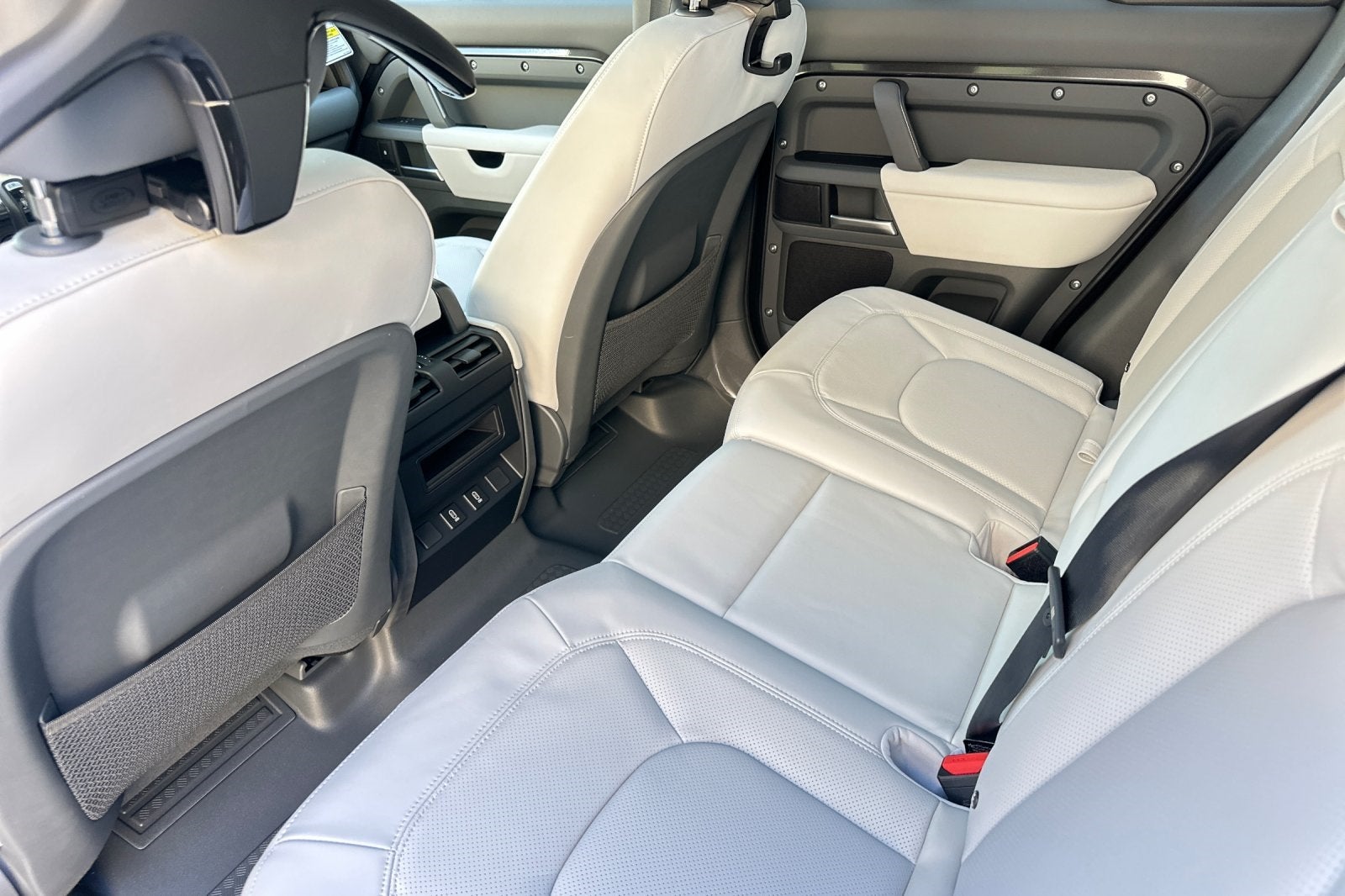 2026 Land Rover Defender 110 S