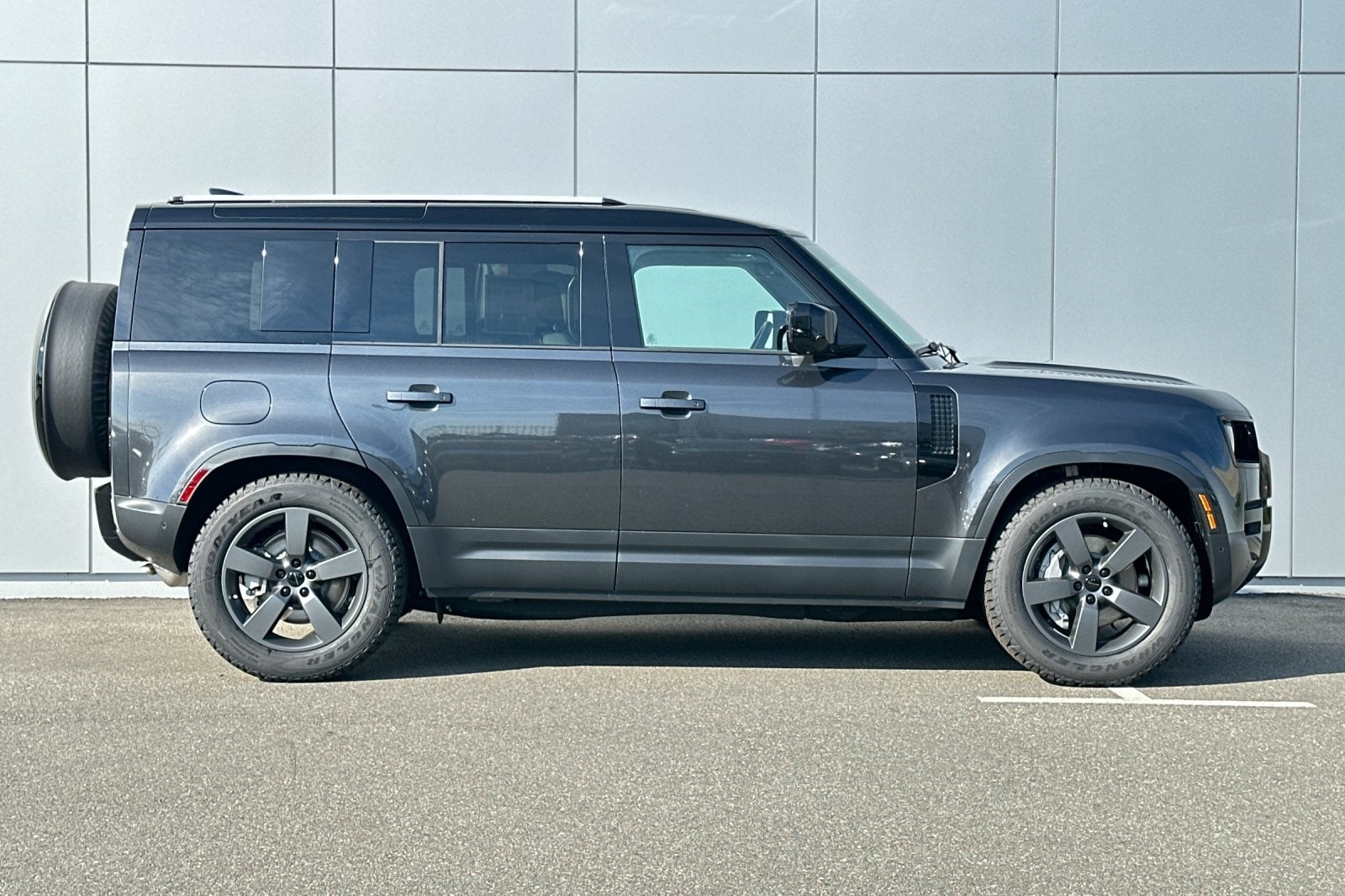 2026 Land Rover Defender 110 S