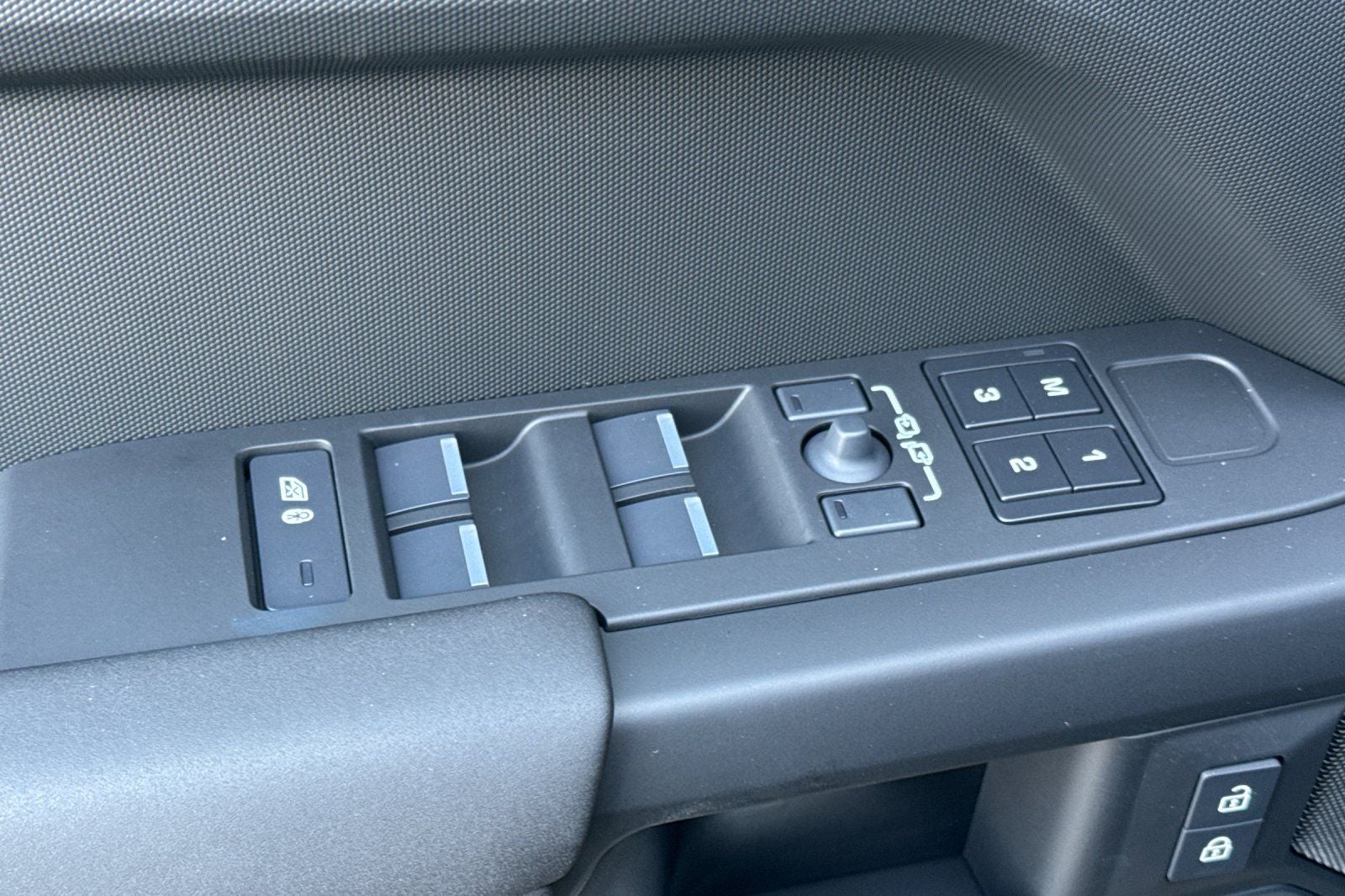 2026 Land Rover Defender 110 S