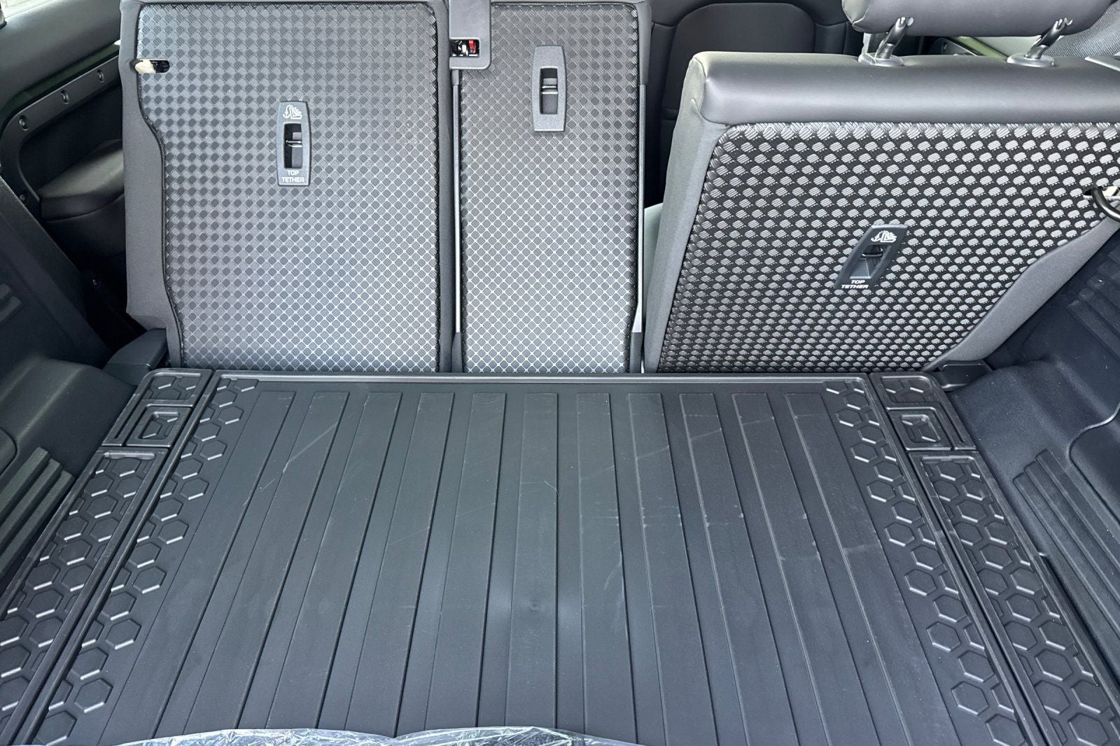 2026 Land Rover Defender 110 S