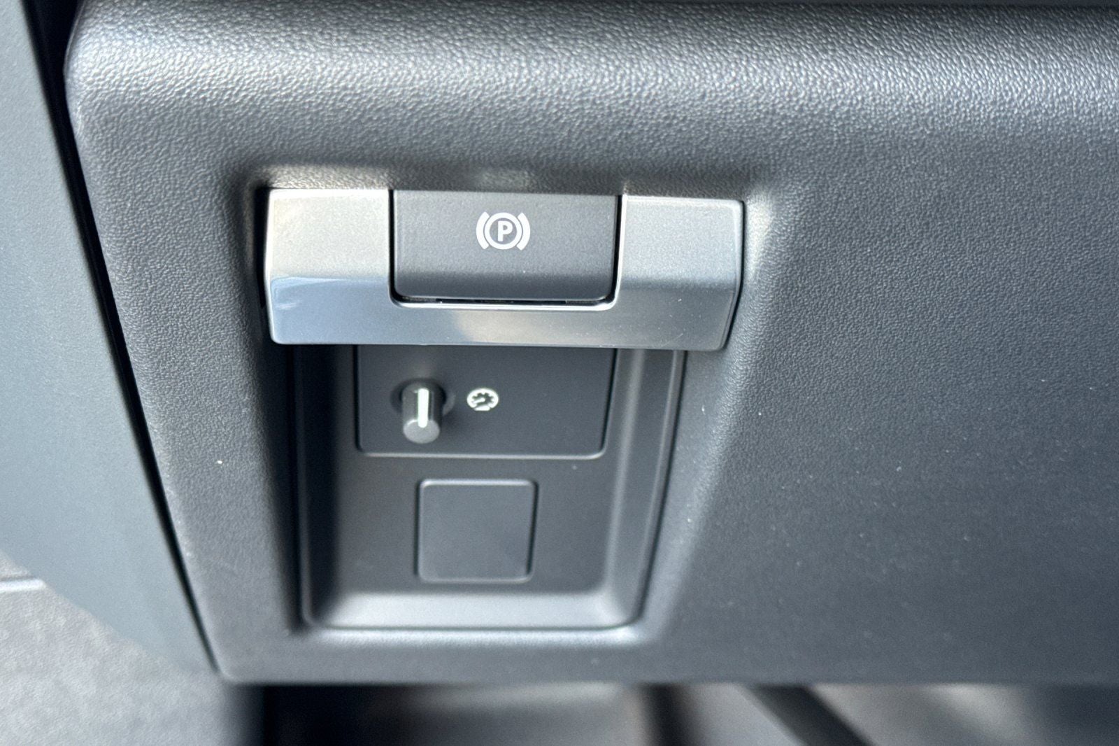 2026 Land Rover Defender 110 S