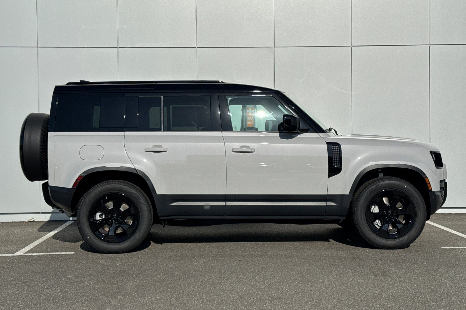 2026 Land Rover Defender 110 S