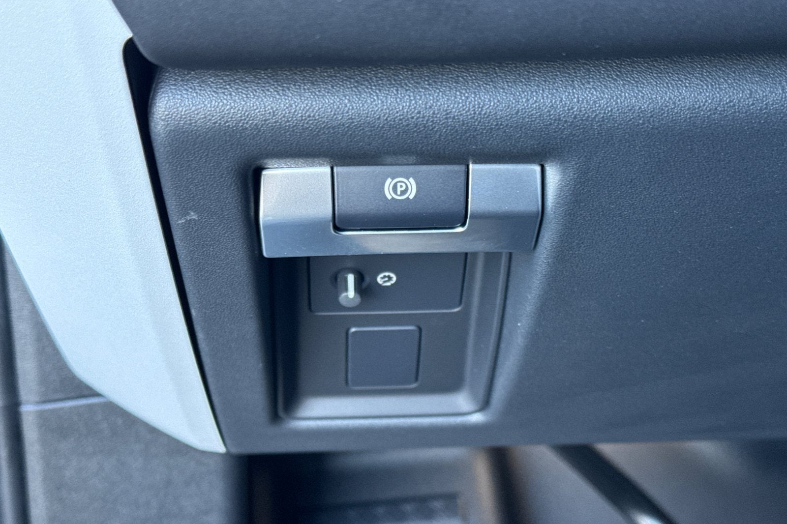 2026 Land Rover Defender 110 S