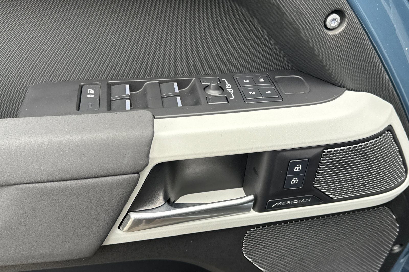 2023 Land Rover Defender 110 S