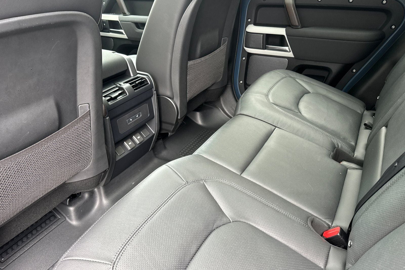 2023 Land Rover Defender 110 S