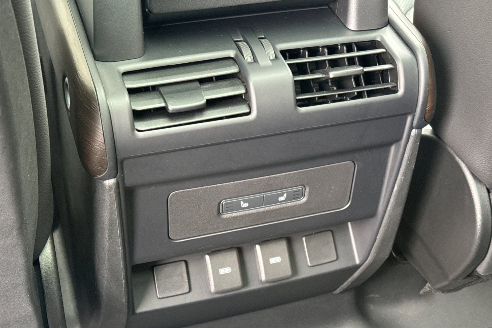 2023 Land Rover Defender 110 S