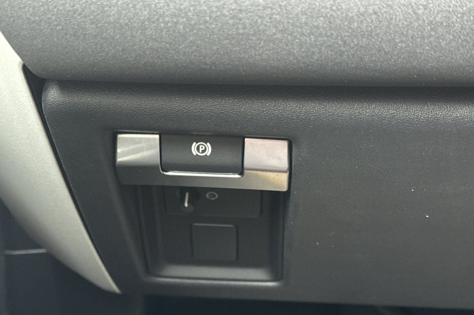 2023 Land Rover Defender 110 S