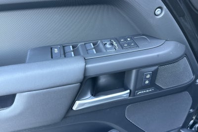 2026 Land Rover Defender 110 S