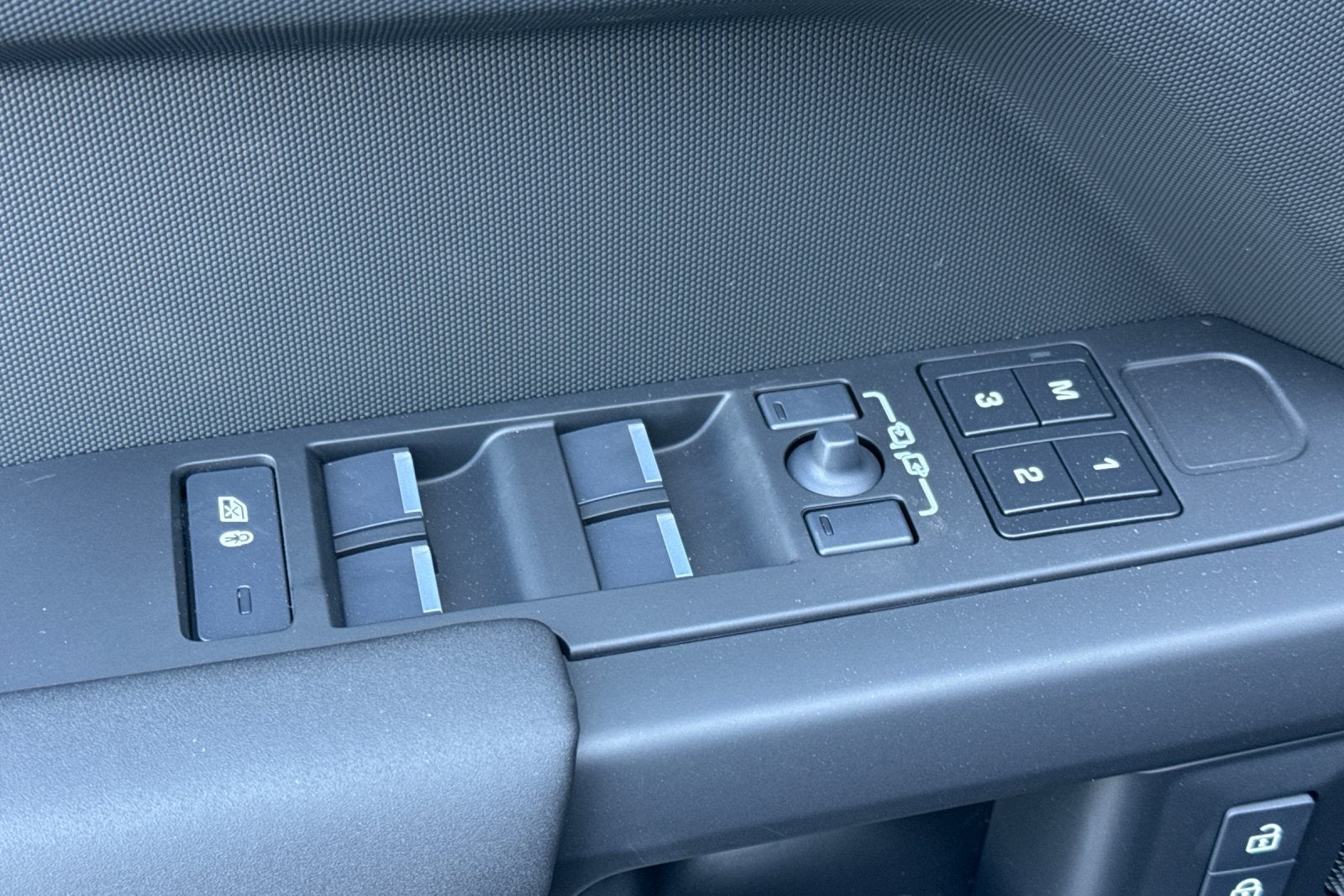 2026 Land Rover Defender 110 S