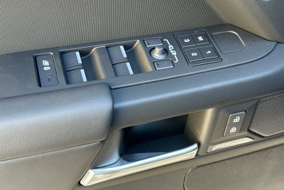 2026 Land Rover Defender 110 S