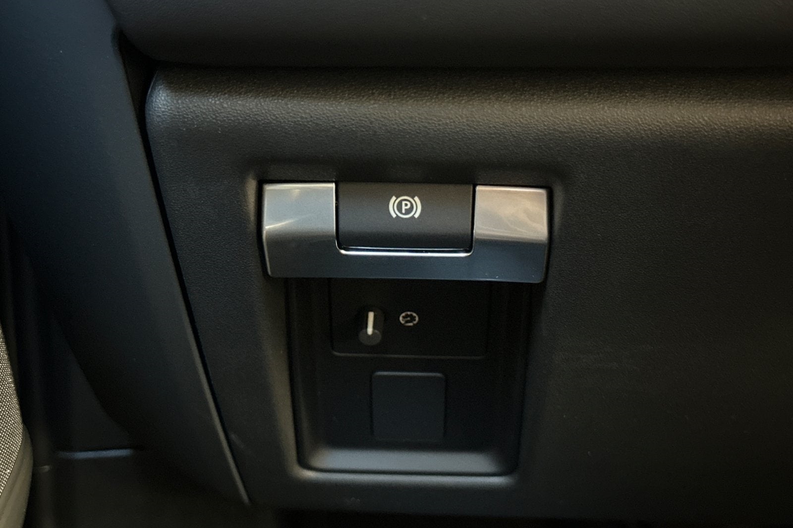 2026 Land Rover Defender 130 S