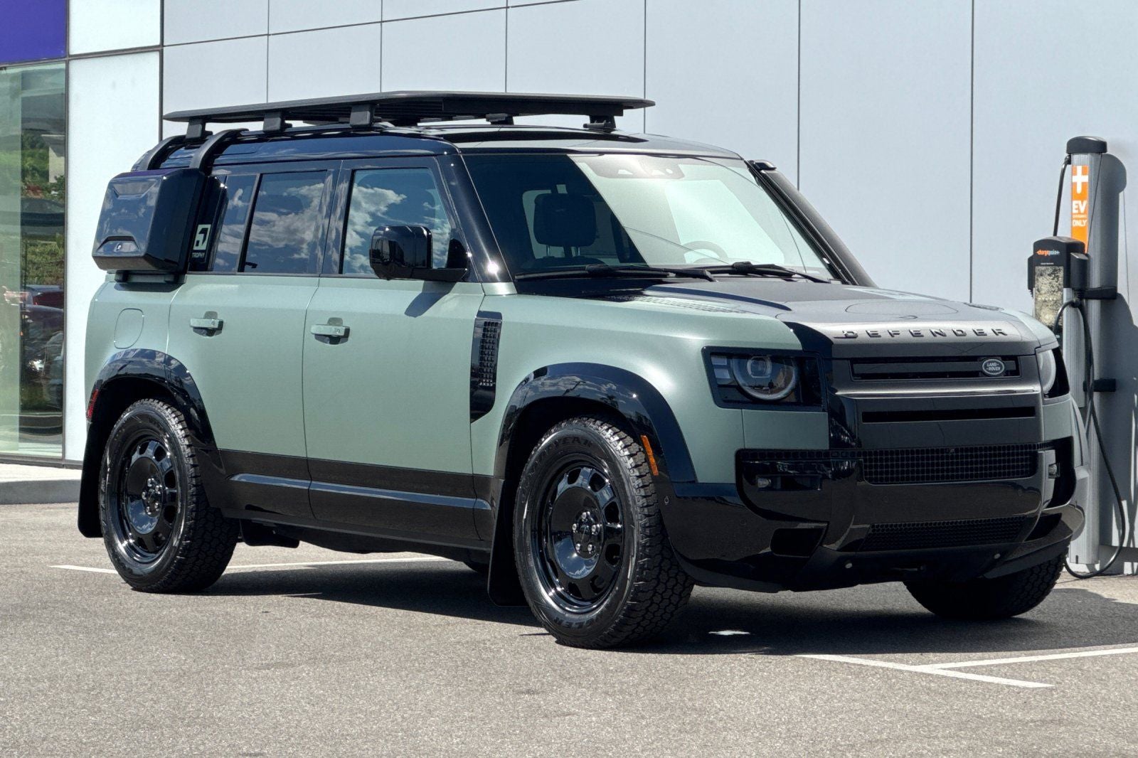 2026 Land Rover Defender 110 Trophy Edition Keswick