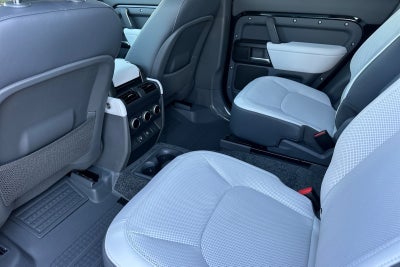 2025 Land Rover Defender 130 V8