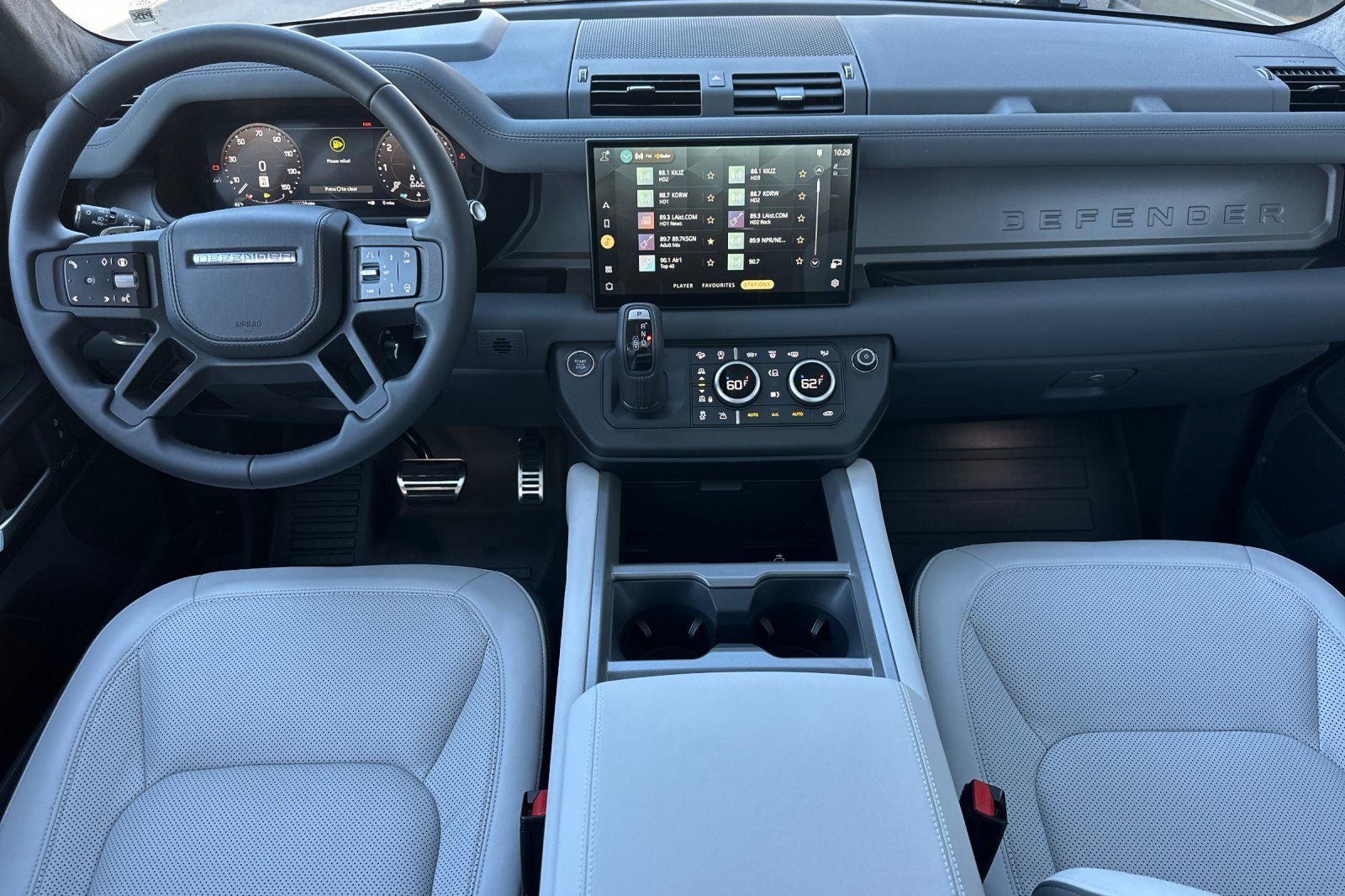 2025 Land Rover Defender 130 V8