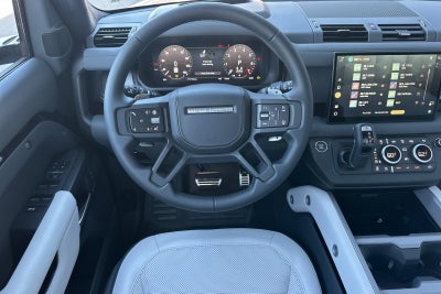 2025 Land Rover Defender 130 V8