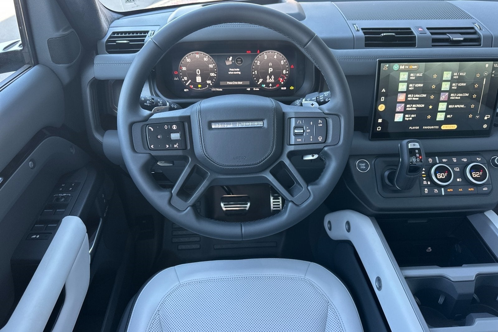 2025 Land Rover Defender 130 V8