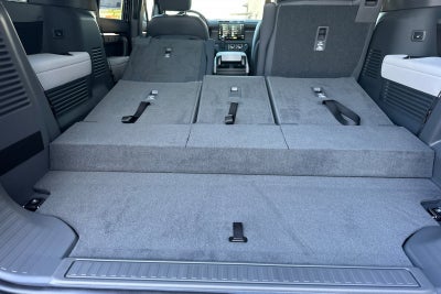 2025 Land Rover Defender 130 V8